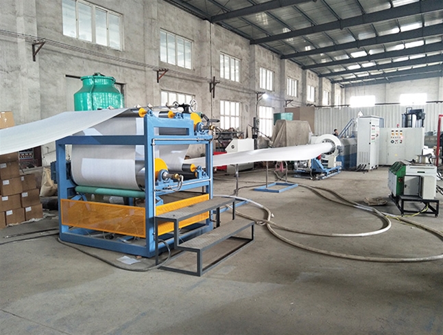 PLA degradable foam sheet production line